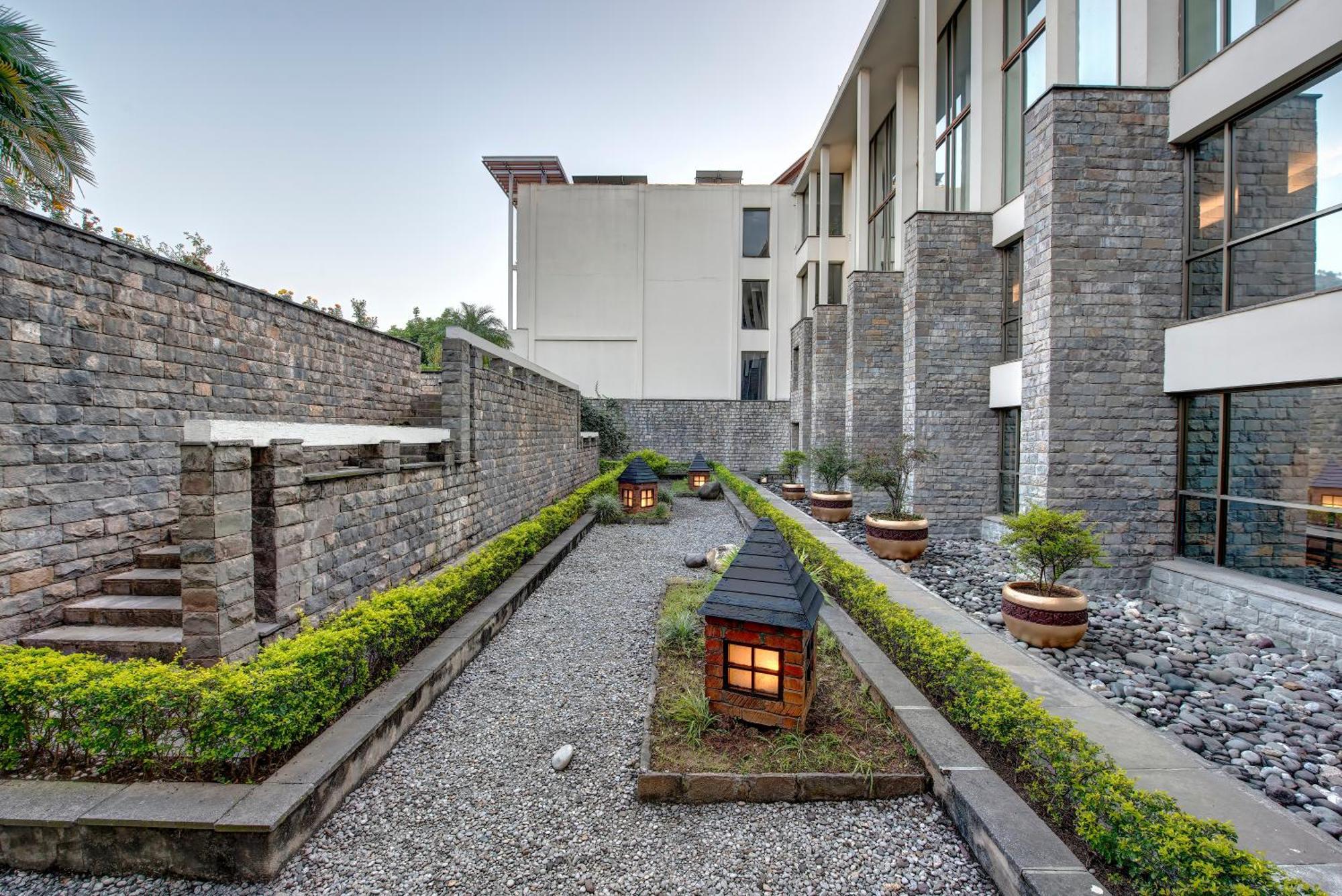 Pearl Continental Hotel, Muzaffarabad Exterior photo
